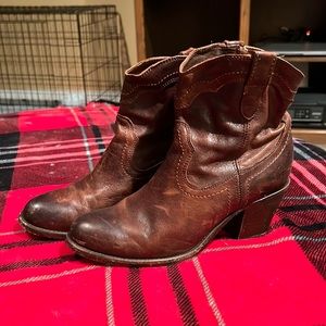 EUC Frye boots size 8.5